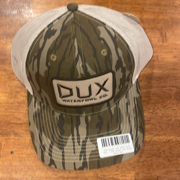 Dux Waterfowl Co Mossy Oak Mesh 